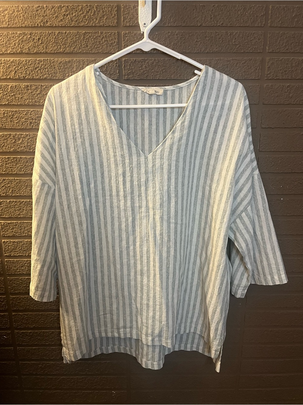 Relaxed V-Neck Striped Tunic in Light Gray and White